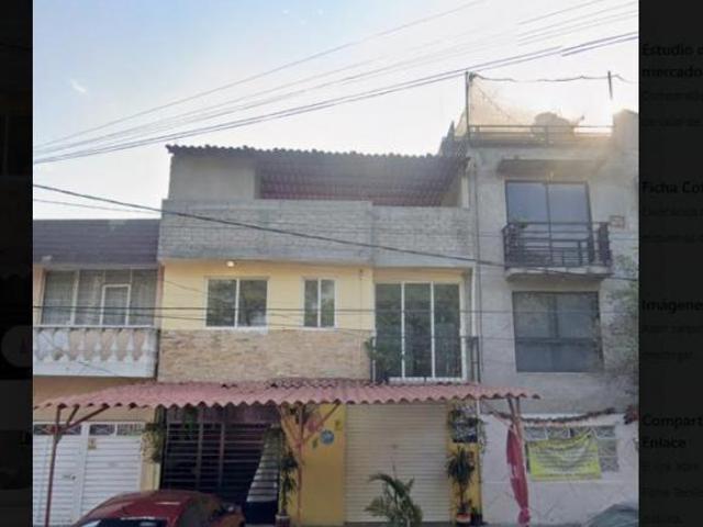 Recuperación Hipotecaria Casa de 182 m² con 3 recámaras en venta en Escuadrón 201