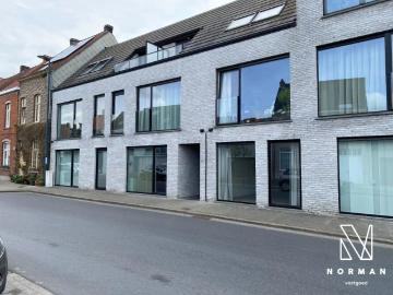 Recent 2 slaapkamer appartement nabij centrum van Harelbeke te huur