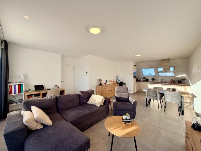 Recent 2 slaapkamerappartement met garage te Tielt!