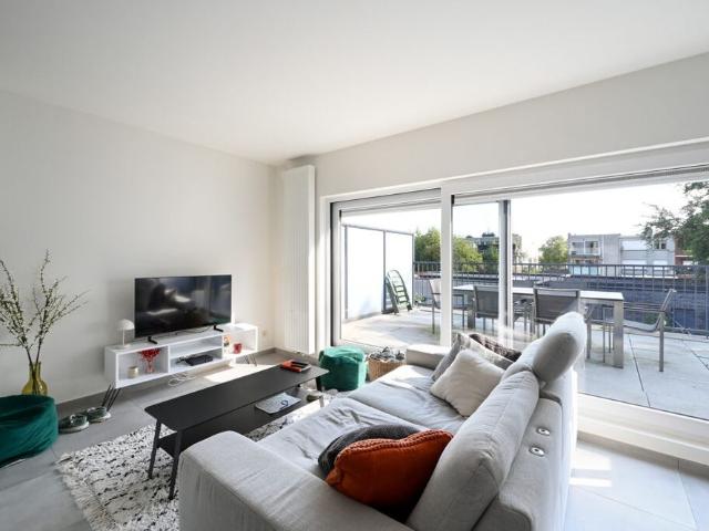 Recent 2 slaapkamerappartement met groot terras te Stabroek