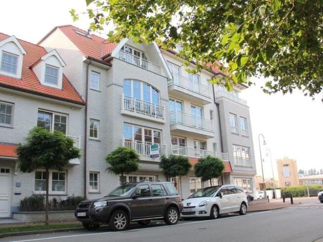 Recent 2 slaapkamerappartement met terras