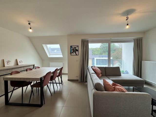 Recent appartement op de 2de verdieping met 2 terrassen en