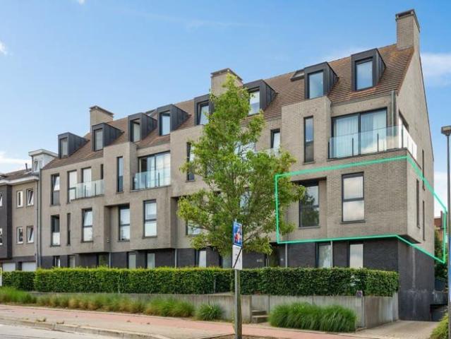 Recent appartement met groot terras
