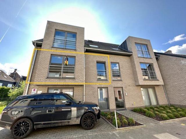 Recent appartement met twee slaapkamers en autostaanplaats!