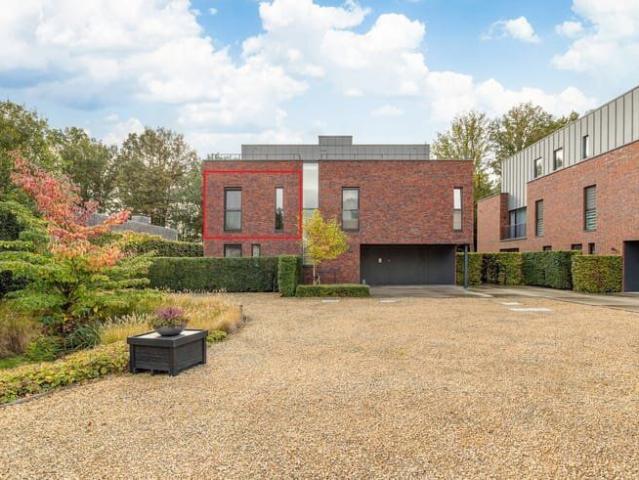 RECENT APPARTEMENT MET ZUID TERRAS EN GARAGE