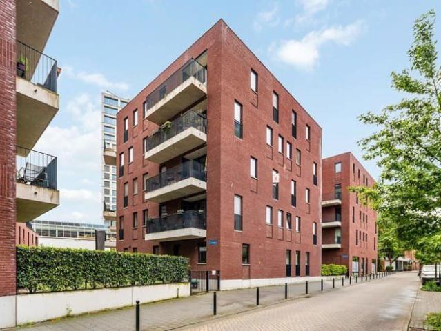 Recent appartement met 1 slaapkamer, terras en kelderbergin