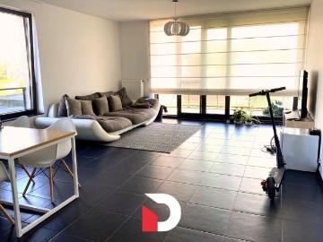 Recent appartement met 2 slaapkamer, terras en autostaanplaats