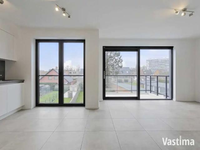 Recent appartement met 2 slaapkamers, terras, lift en garage