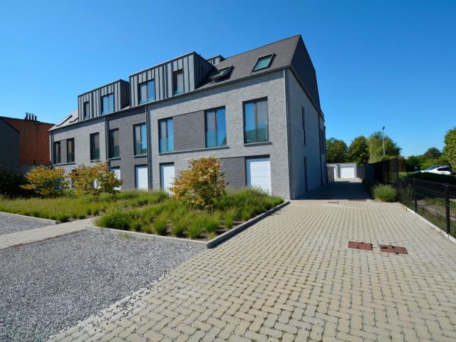 RECENT APPARTEMENT MET 2 SLK, TERRAS EN PARKING!