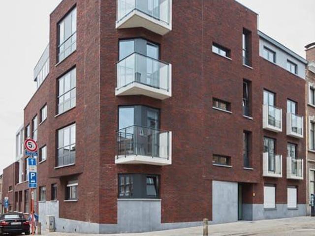 Recent gebouwd appartement met groot terras