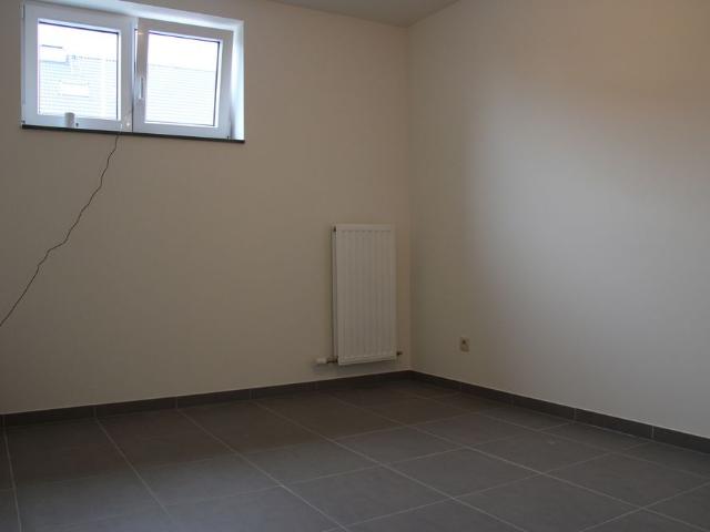 Recent gelijkvloers appartement met ruim omheind terras