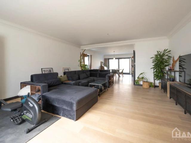 Recent gelijkvloersappartement met garagebox optioneel