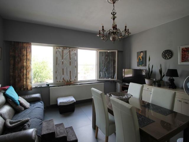 Recent gerenoveerd appartement op de tweede verdieping, met fietsenberging