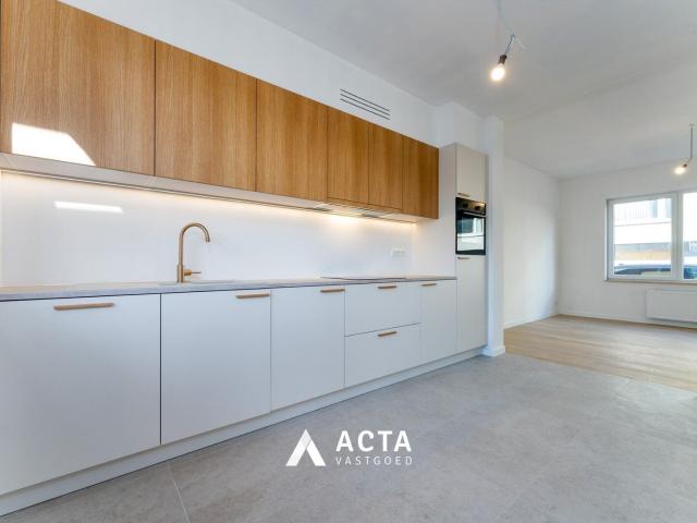 Recent gerenoveerd gelijkvloers appartement nabij centrum