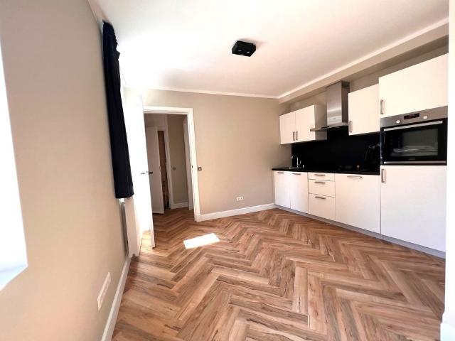 RECENT GERENOVEERD EN VOLLEDIG GEMEUBILEERD 2 KAMER APPARTEMENT OP EEN GEWELDIGE LOCATIE IN DEN HAAG!