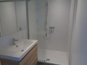 Recent duplex appartement op de 2e verdieping met autostaanplaats, ideaal gelegen in het centrum van Sterrebeek