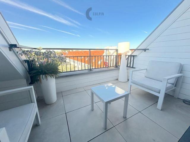 Recent duplex penthouse apartment for rent in Knokke