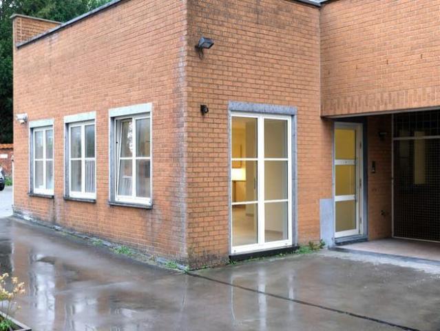 Recent opgefrist appartement met 2 slaapkamers centrum Zott