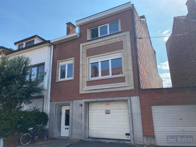Recent opgefriste bel etagewoning op een rustige ligging.