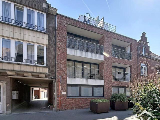 Recent nieuwbouwappartement met garage in centrum Roeselare