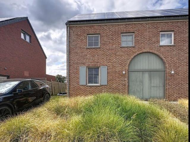 Recent semi detached house in Grimbergen