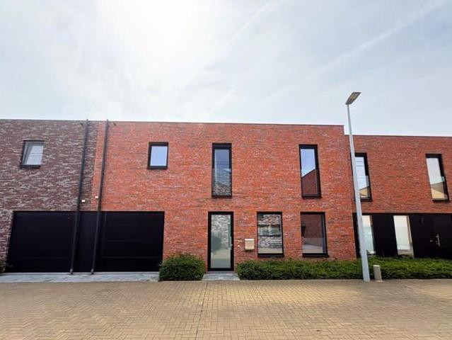 Recente nieuwbouwwoning te huur te Zedelgem