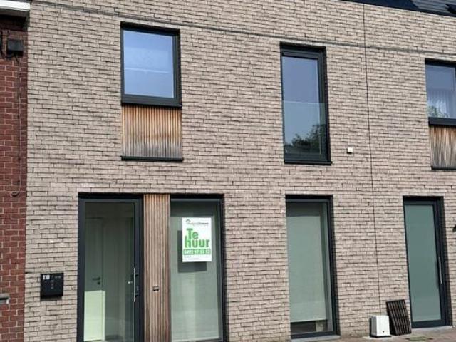 Recente nieuwbouwwoning met 3 slaapkamers te Torhout