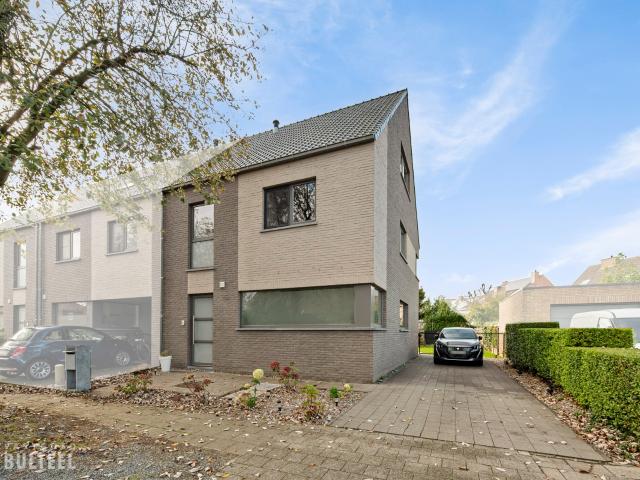 Recente en energiezuinige woning met 4 slaapkamers!