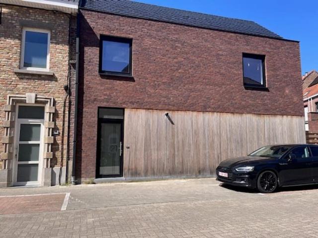 Recente energiezuinige halfopen woning 3 slaapkamers