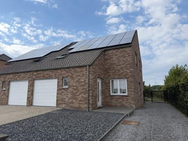 Recente, energiezuinige woning met 3 slaapkamers én grote.