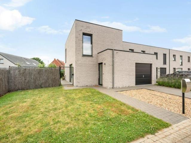 Recente halfopen bebouwing op rustige locatie te Ledegem