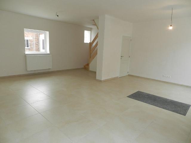 Recente halfopen woning in het centrum van Nieuwkerke