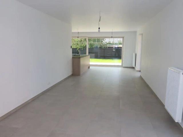 Recente pastorijwoning met 3 slk, carport en tuin