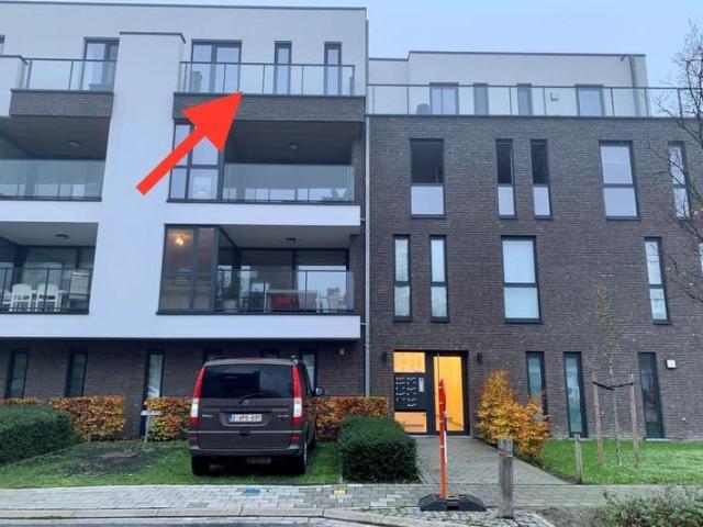 Recente penthouse, 2 slk ruim terras en autostaanplaats