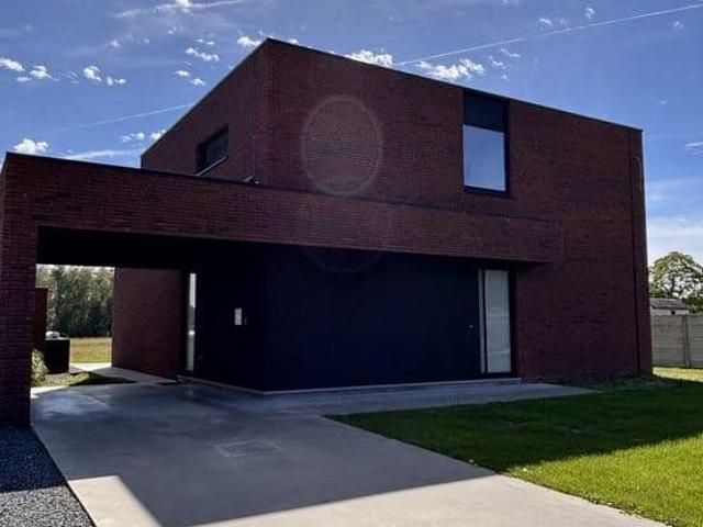 Recente woning–4/5 slaapkamers E30–15 are groen uitzicht