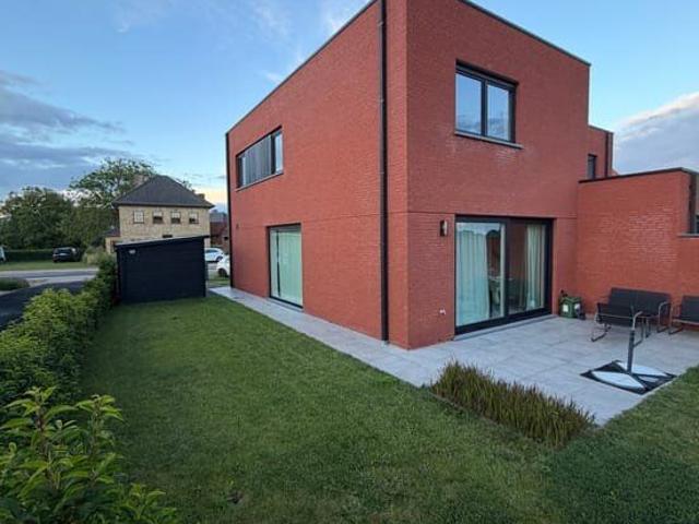 Recente woning EPC6 met tuin, terras en zonnepanelen