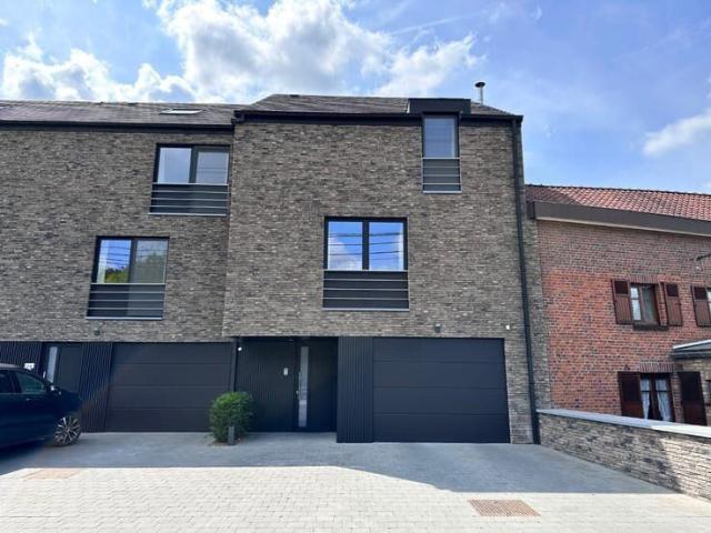 Recente woning met 3 slaapkamers, berging, kelder, zolder