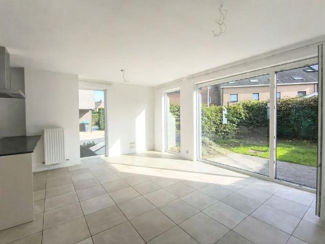 Recente woning met 3 slaapkamers en klein tuintje. In rustige omgeving. BEZOEKMOMENT VOLZET !