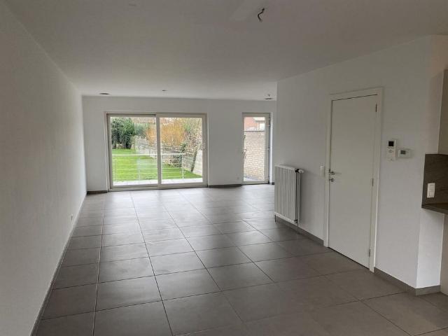 Recente 2018 ruime 2 gevel woning met 5 slaapkamers, uitstekend gelegen in Moorsel op 1,5km van het centrum van Sterrebeek en op 3km van het centrum van Tervuren