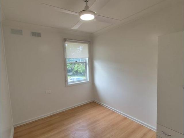 ONE WEEK FREE RENT FOR APPROVED APPLICANT