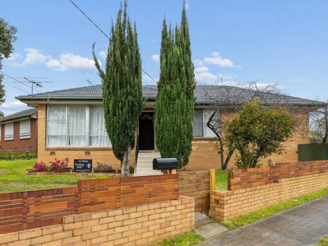 Recently updated home in family friendly location, perfect for starters/families/investors