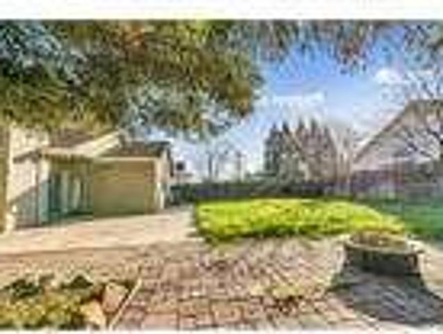Recently Updated 3bd House for Rent