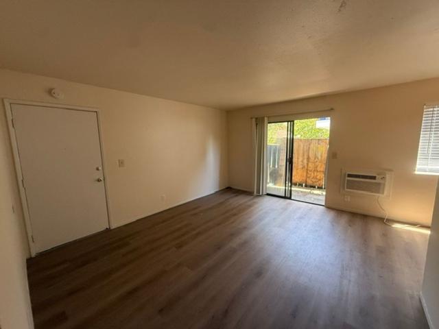Recently Remodeled 2 bed, 2 bath Available NOW! Move In Bonus!