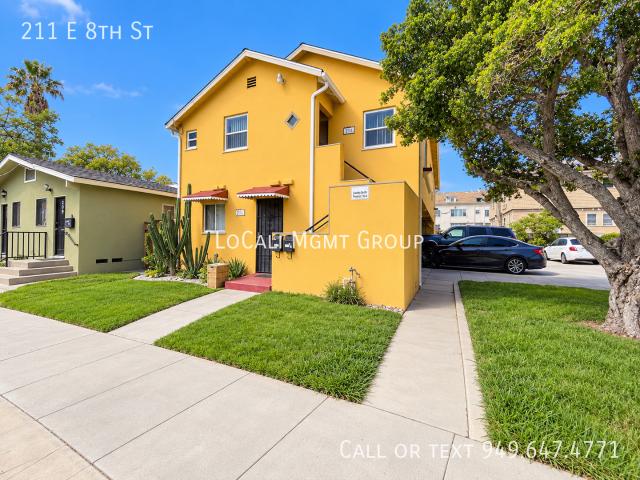 Recently Remodeled Upstairs Apartment in the Heart of Santa Ana!