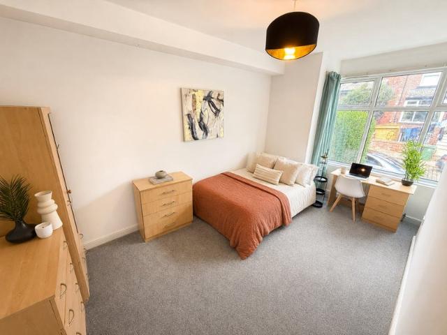 Recently Renovated 3 Bed House in Burley, Leeds