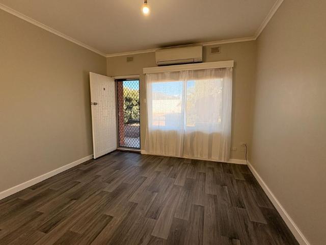 Recently Renovated 2 Bedroom Unit
