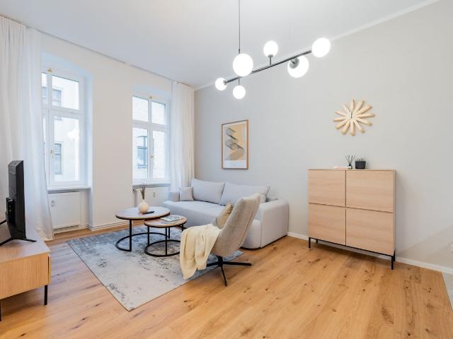 Recently renovated 2 room apartment with a home office in trendy Moabit, Berlin Amsterdam Apartments for Rent