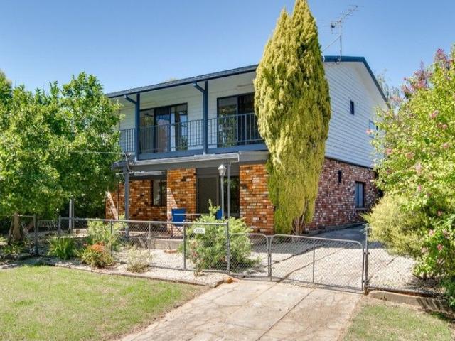 Recently Renovated 2 Storey House Nestled In Eskdale. 5 Ensuite Bedrooms Including Self Contained Flat. Both Ready To Move Into Or As AirBnB