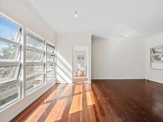 Recently Renovated, 4 Bedroom Home in Rocklea