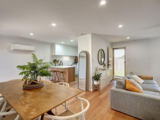 Recently renovated '90's Homette